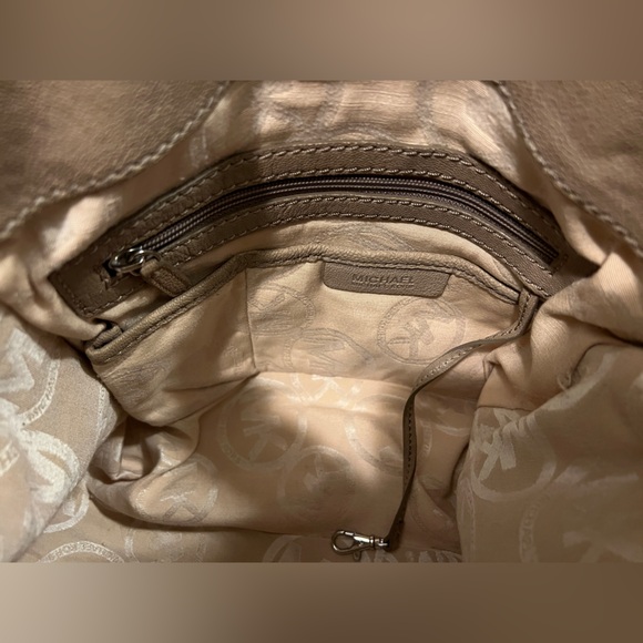 Michael Kors Tan Hamilton Purse - Picture 13 of 15